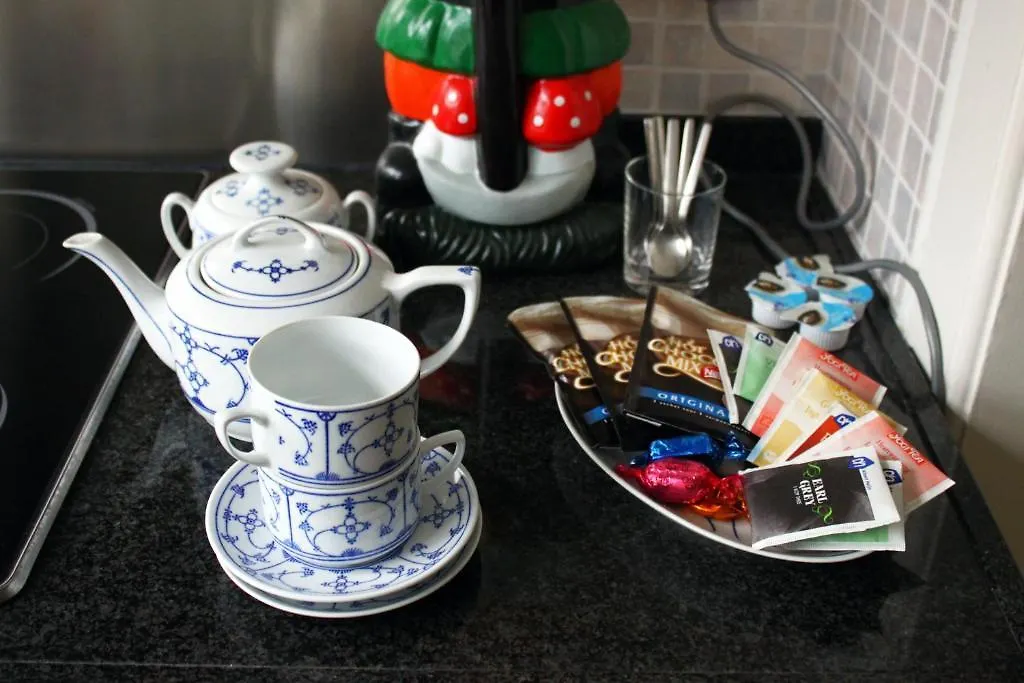Bed & Breakfast Walenburg Rotterdam 2*,